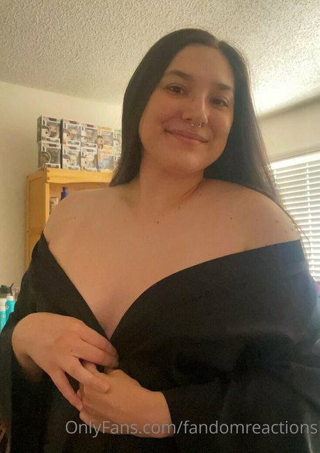 FandomReactions 高品質のスター ギャラリー