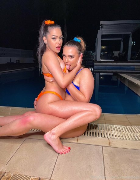 乳首オーガズム オンリーファンズ ホット 画像