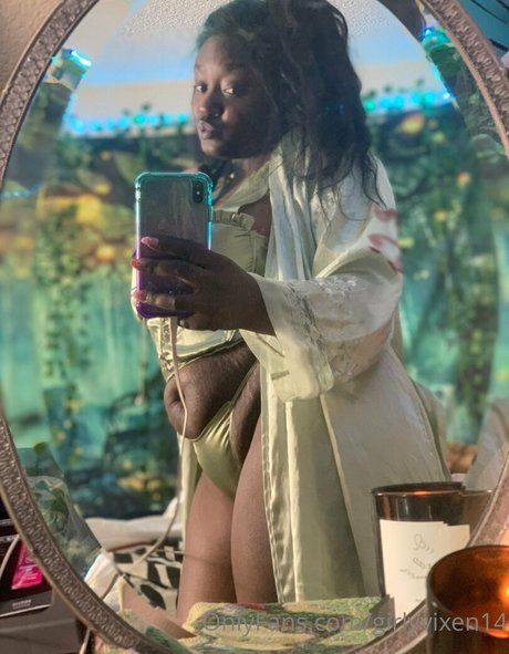 金髪の小人オンリーファンズ ポルノ 写真