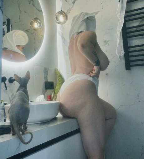 ぽっちゃりファックオンリーファンズ 無料 画像