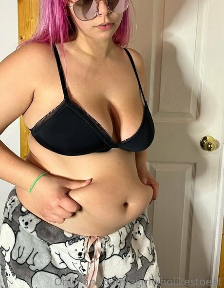 ぽっちゃりラテン系オンリーファンズ 美しいヌード 写真