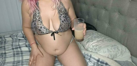 Agirlwholikestoeat HDポルノスター ギャラリー