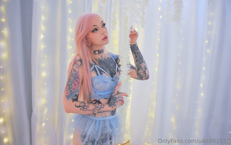 曲線美の女の子オンリーファンズ ポルノ ギャラリー