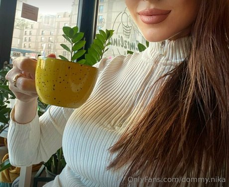 dommy nika ポルノスター 裸 ギャラリー