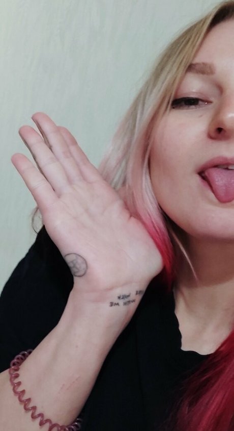 英国のティーンオンリーファン エロチック 写真