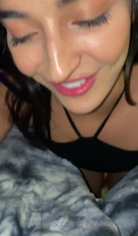 キティ・ウェット・オンリーファンズ セクシーヌード 画像