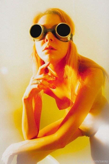 プッシー尻オンリーファンズ 無料裸 画像