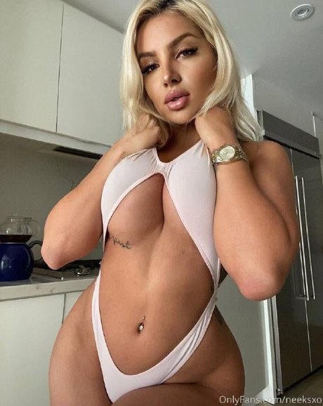 Neeks 美しいモデル 写真