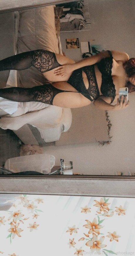 足 熟女 オンリーファンズ 素敵 写真