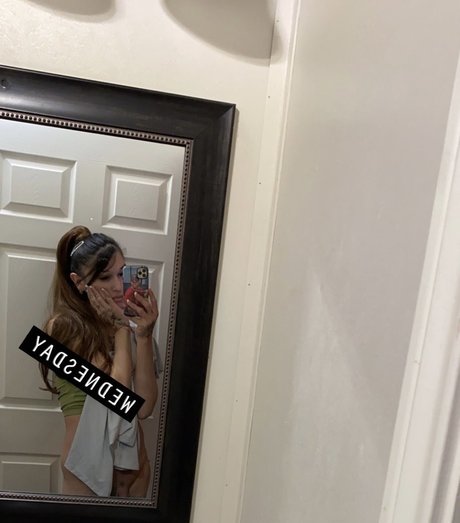 Tiffany Botello 最高のモデル 画像