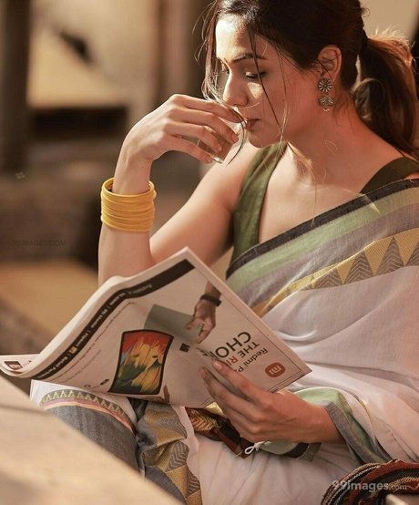 Divya Agarwal ポルノスター アダルト 画像