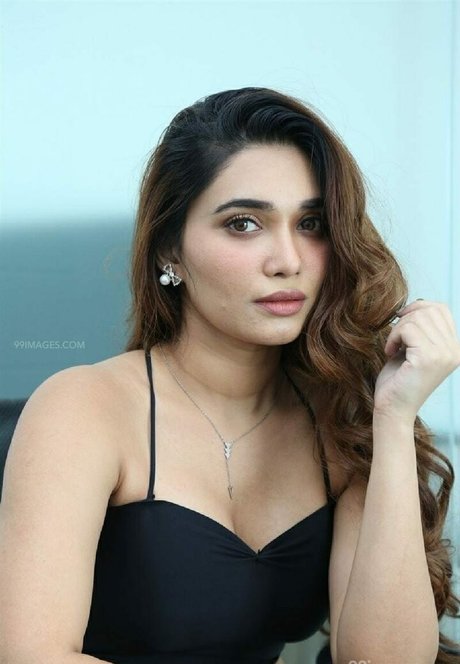 フィットネスアナルオンリーファンズ トップ 写真