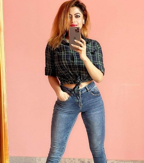 Suhaani Laskar 無料女優 画像