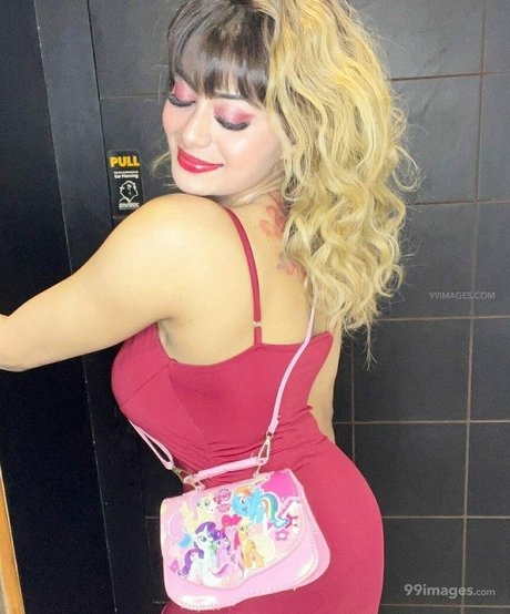 Suhaani Laskar 限定スター 写真