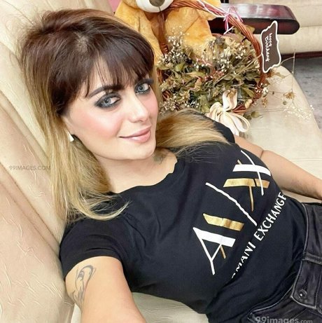 ティックトックスター オンリーファンズ 裸 画像