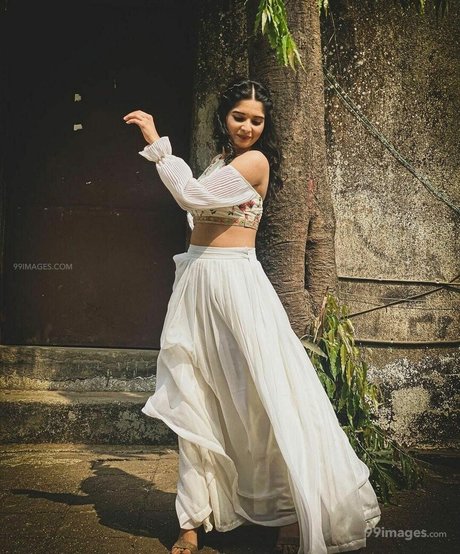 Bhavika Sharma ヌードスター 画像