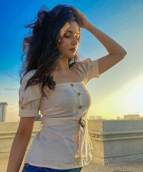 Bhavika Sharma 可愛いモデル 写真