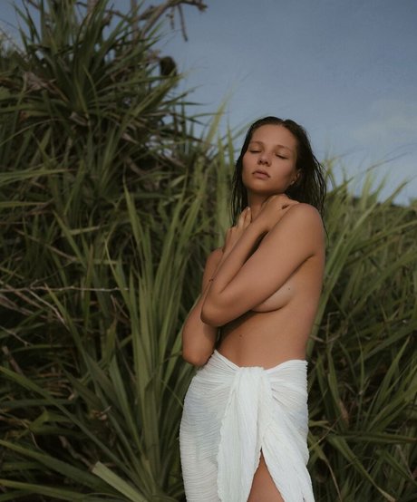 Alesya Kafelnikova 最高のスター 画像