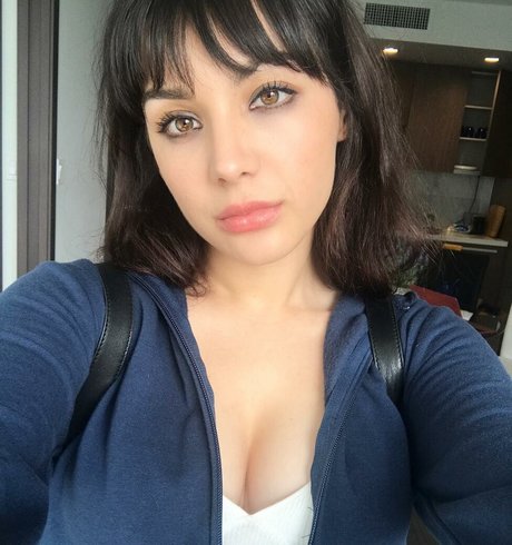 Hannah Marks スター 写真