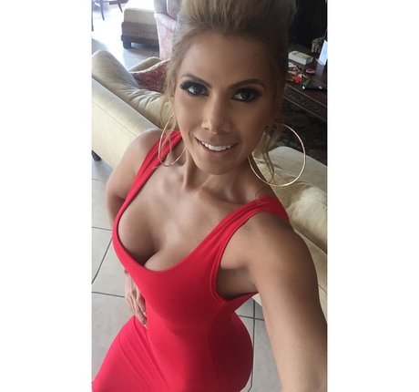 Ana Lucia Vega ヌードモデル 写真