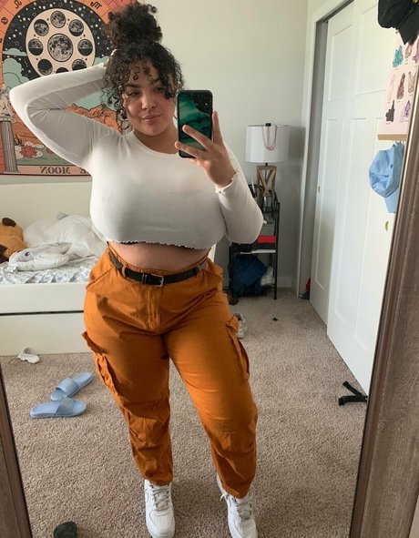 Deanelizyunes セックスモデル 画像