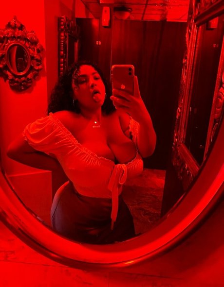 Deanelizyunes xxxスター 写真