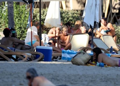 Amelia Windsor ポルノスター セックス 画像