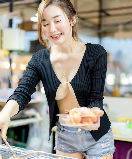 カウガール POV オンリーファンズ 美しいヌード 写真