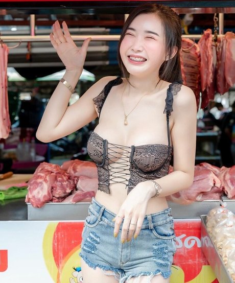 Qanan Kanokyada エロティックなスター 画像