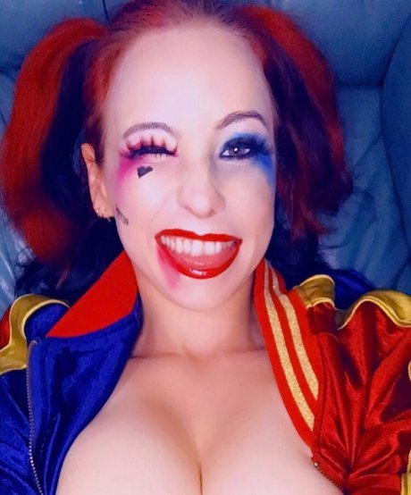 コスプレ フェムボーイ オンリーファンズ ヌード 写真