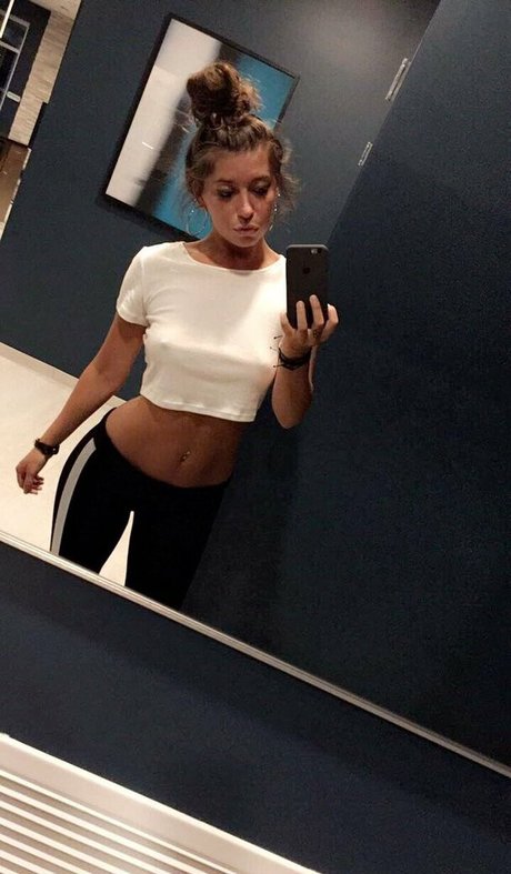 Ally Lyons かわいいモデル ギャラリー