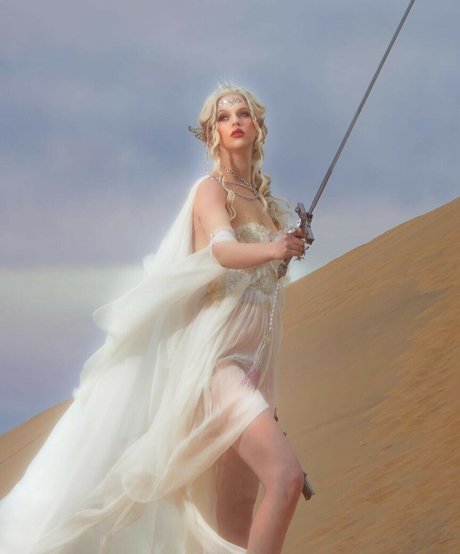 Emma Karla Peet 完璧な女優 画像