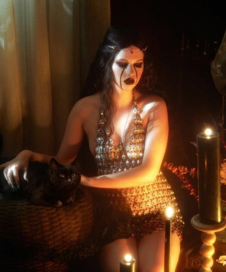 Emma Karla Peet ポルノモデル 画像