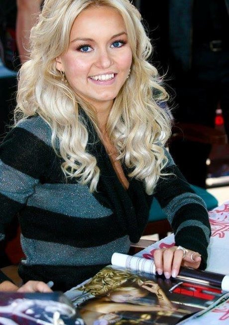 ティーンレズビアンオンリーファンズ ポルノ 画像