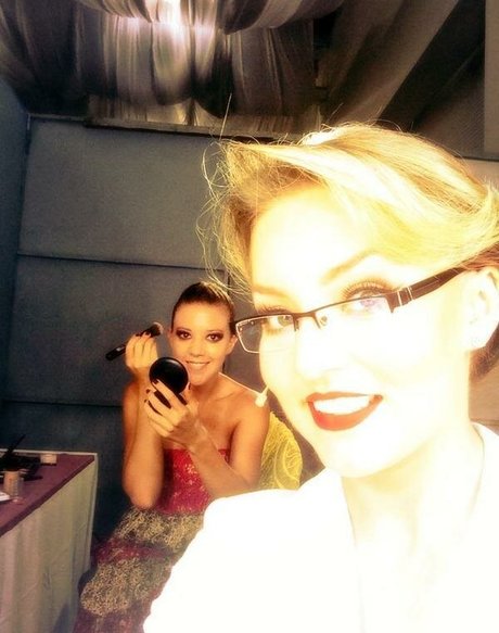 デカ尻ティーンオンリーファンズ ポルノ 画像