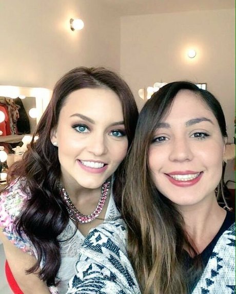 アナル乱交オンリーファンズ ポルノ 写真