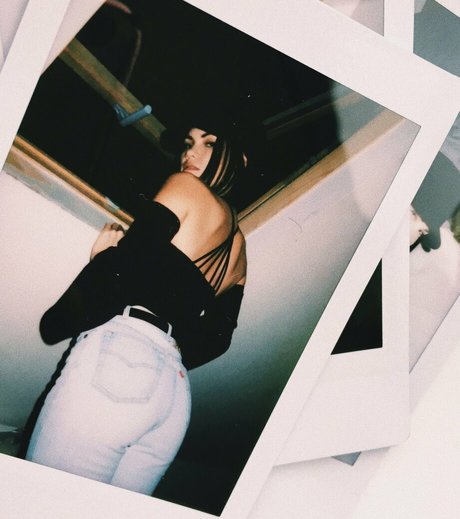 40歳のオンリーファンズ セクシー ギャラリー