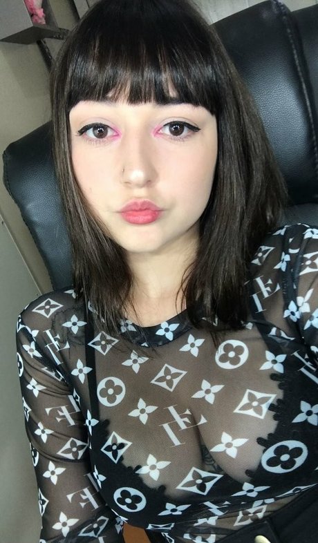 バン・オンリーファンズ 裸 アーカイブ