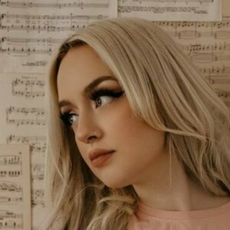 Kelsey Nicoloff xxxモデル ギャラリー