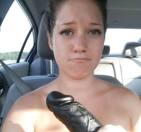 Nina Rynd Wood 完璧なモデル 画像