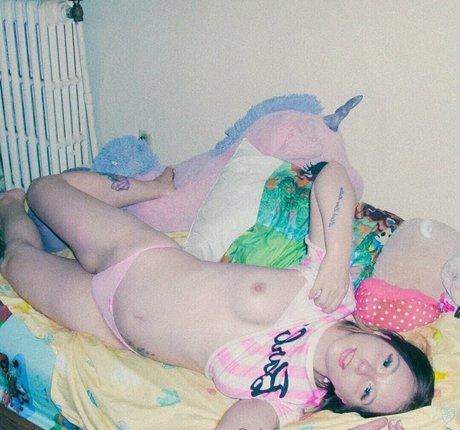 ciaramomokobubblezz 美しいモデル 写真