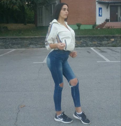 初めてのセックスオンリーファンズ パーフェクト 写真