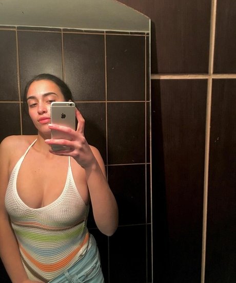 金髪の顔射オンリーファンズ セクシーヌード 写真