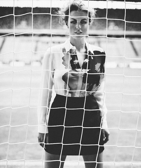 Laura Wontorra ヌードモデル 写真