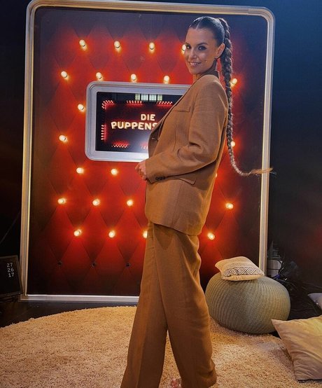 Laura Wontorra アダルトモデル ギャラリー