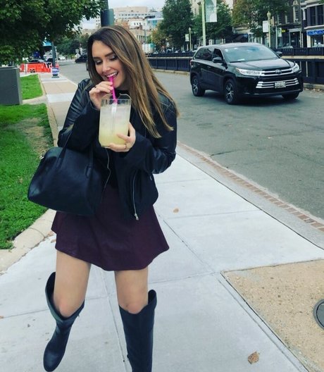 熟女のおっぱいオンリーファンズ トップ 画像