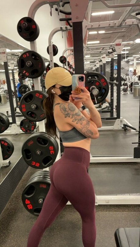 lilravebby ポルノスター 画像