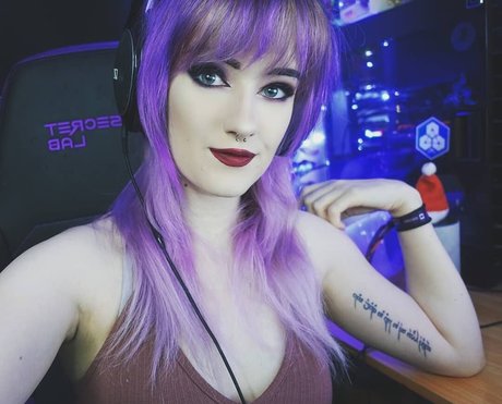 asmr 足 オンリーファンズ ポルノ 画像