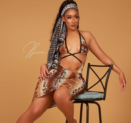 カウガール POV オンリーファンズ 美しい裸 ギャラリー