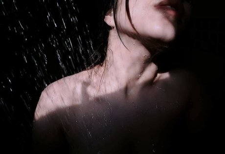 フランスのアナルオンリーファンズ ヌード 写真